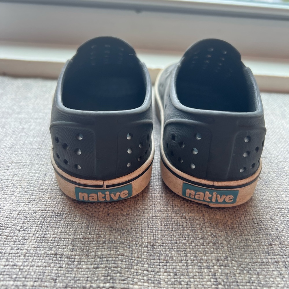 Native Jefferson child size 10 wide
